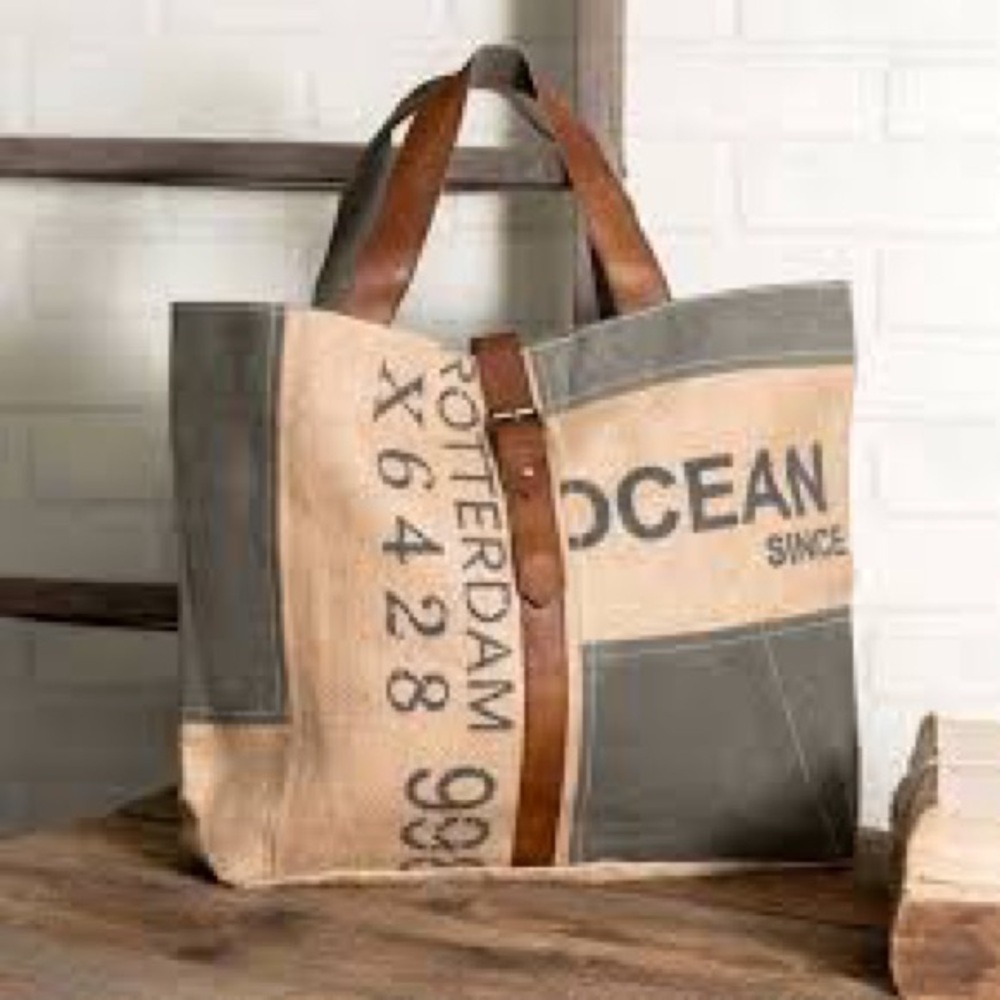 Stylish Canvas Tote Bag with Leather Straps